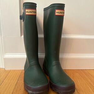 Hunter wellies in Hunter green, girls size 2, boys size 1.